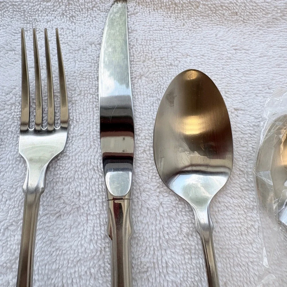 Oneida Community Valley Forge Stainless Flatware 5 Pc. Place Setting Silverware